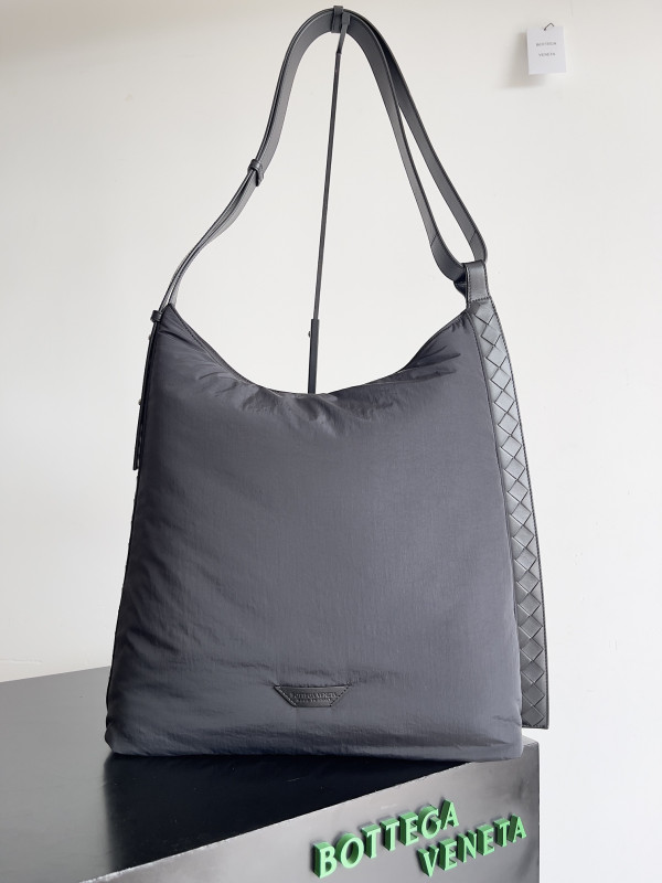 (image for) BOTTEGA VENETA Large Crossroad Hobo