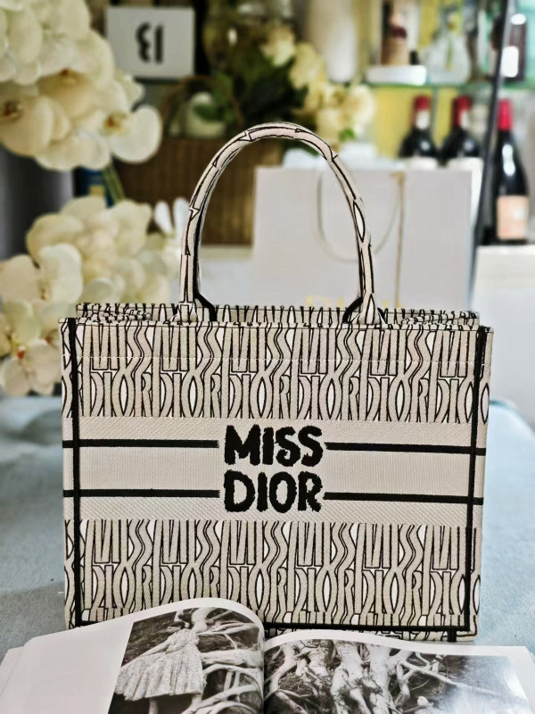(image for) MEDIUM DIRO BOOK TOTE-36.5X27.5X16.5CM