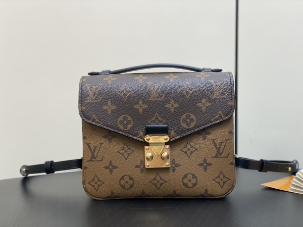 LOUIS VUITTON Pochette Métis Backpack (image for) LOUIS VUITTON Pochette Métis Backpack
