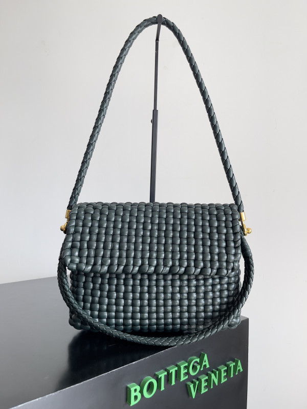 (image for) BOTTEGA VENETA Swing