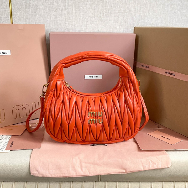 MIUMIU Wander matelassé nappa leather hobo bag [5BC125-02] CELINE CHANEL ACCESSORIES LOEWE SHOES LOUIS VUITTON DIRO YSL OTHER BRAND HANDBAGS BALENCIAGA BOTTEGA VENETA GOYARD HERMES BURBERRY VALENTINO GUCCI FENDI MIUMIU CHLOE PRADA BVLGARI SUITCASE NEW ARRIVAL 