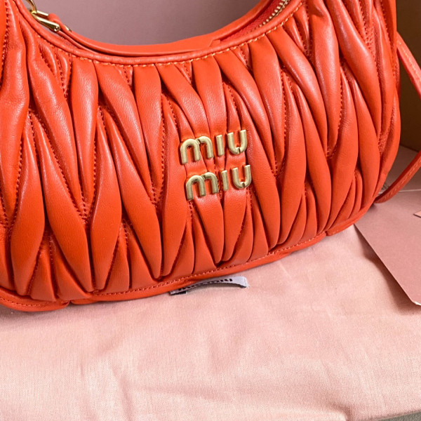 MIUMIU Wander matelassé nappa leather hobo bag [5BC125-02] CELINE CHANEL ACCESSORIES LOEWE SHOES LOUIS VUITTON DIRO YSL OTHER BRAND HANDBAGS BALENCIAGA BOTTEGA VENETA GOYARD HERMES BURBERRY VALENTINO GUCCI FENDI MIUMIU CHLOE PRADA BVLGARI SUITCASE NEW ARRIVAL 