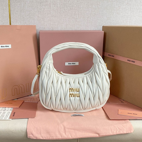MIUMIU Wander matelassé nappa leather hobo bag [5BC125] CELINE CHANEL ACCESSORIES LOEWE SHOES LOUIS VUITTON DIRO YSL OTHER BRAND HANDBAGS BALENCIAGA BOTTEGA VENETA GOYARD HERMES BURBERRY VALENTINO GUCCI FENDI MIUMIU CHLOE PRADA BVLGARI SUITCASE NEW ARRIVAL 