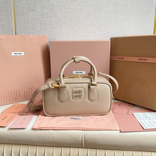 MIUMIU Arcadie leather bag-22X10.5X7.5Cm [5BB142-03] CELINE CHANEL ACCESSORIES LOEWE SHOES LOUIS VUITTON DIRO YSL OTHER BRAND HANDBAGS BALENCIAGA BOTTEGA VENETA GOYARD HERMES BURBERRY VALENTINO GUCCI FENDI MIUMIU CHLOE PRADA BVLGARI SUITCASE NEW ARRIVAL 