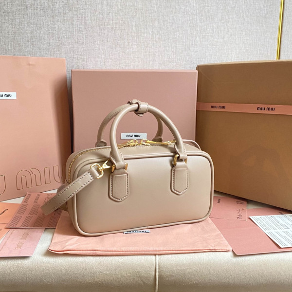 MIUMIU Arcadie leather bag-22X10.5X7.5Cm [5BB142-03] CELINE CHANEL ACCESSORIES LOEWE SHOES LOUIS VUITTON DIRO YSL OTHER BRAND HANDBAGS BALENCIAGA BOTTEGA VENETA GOYARD HERMES BURBERRY VALENTINO GUCCI FENDI MIUMIU CHLOE PRADA BVLGARI SUITCASE NEW ARRIVAL 