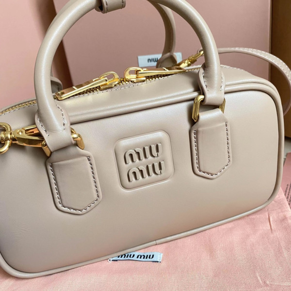MIUMIU Arcadie leather bag-22X10.5X7.5Cm [5BB142-03] CELINE CHANEL ACCESSORIES LOEWE SHOES LOUIS VUITTON DIRO YSL OTHER BRAND HANDBAGS BALENCIAGA BOTTEGA VENETA GOYARD HERMES BURBERRY VALENTINO GUCCI FENDI MIUMIU CHLOE PRADA BVLGARI SUITCASE NEW ARRIVAL 