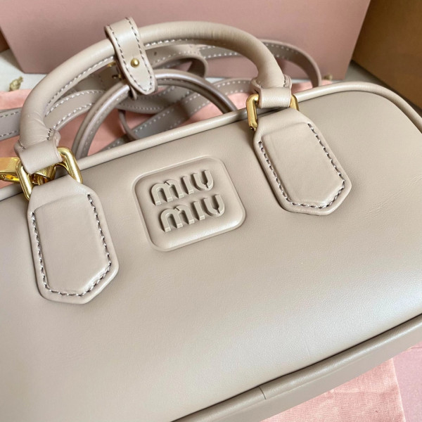 MIUMIU Arcadie leather bag-22X10.5X7.5Cm [5BB142-03] CELINE CHANEL ACCESSORIES LOEWE SHOES LOUIS VUITTON DIRO YSL OTHER BRAND HANDBAGS BALENCIAGA BOTTEGA VENETA GOYARD HERMES BURBERRY VALENTINO GUCCI FENDI MIUMIU CHLOE PRADA BVLGARI SUITCASE NEW ARRIVAL 