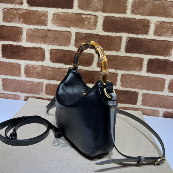 Gucci Diana small shoulder bag [746251克皮] CELINE CHANEL ACCESSORIES LOEWE SHOES LOUIS VUITTON DIRO YSL OTHER BRAND HANDBAGS BALENCIAGA BOTTEGA VENETA GOYARD HERMES BURBERRY VALENTINO GUCCI FENDI MIUMIU CHLOE PRADA BVLGARI SUITCASE NEW ARRIVAL 