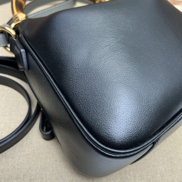 Gucci Diana small shoulder bag [746251克皮] CELINE CHANEL ACCESSORIES LOEWE SHOES LOUIS VUITTON DIRO YSL OTHER BRAND HANDBAGS BALENCIAGA BOTTEGA VENETA GOYARD HERMES BURBERRY VALENTINO GUCCI FENDI MIUMIU CHLOE PRADA BVLGARI SUITCASE NEW ARRIVAL 