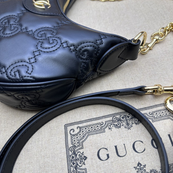 Gucci GG Matelassé mini shoulder bag [739736克色] CELINE CHANEL ACCESSORIES LOEWE SHOES LOUIS VUITTON DIRO YSL OTHER BRAND HANDBAGS BALENCIAGA BOTTEGA VENETA GOYARD HERMES BURBERRY VALENTINO GUCCI FENDI MIUMIU CHLOE PRADA BVLGARI SUITCASE NEW ARRIVAL 