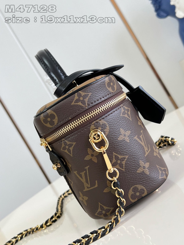 LOUIS VUITTON VANITY PM [M47128] CELINE CHANEL ACCESSORIES LOEWE SHOES LOUIS VUITTON DIRO YSL OTHER BRAND HANDBAGS BALENCIAGA BOTTEGA VENETA GOYARD HERMES BURBERRY VALENTINO GUCCI FENDI MIUMIU CHLOE PRADA BVLGARI SUITCASE NEW ARRIVAL 