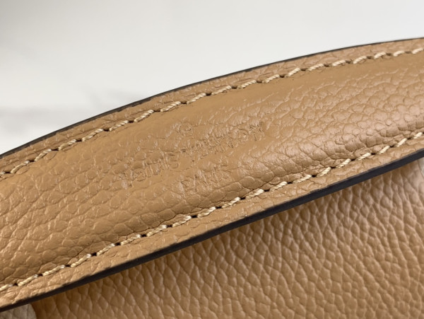 LOUIS VUITTON POCHETTE METIS EAST WEST [M22942] CELINE CHANEL ACCESSORIES LOEWE SHOES LOUIS VUITTON DIRO YSL OTHER BRAND HANDBAGS BALENCIAGA BOTTEGA VENETA GOYARD HERMES BURBERRY VALENTINO GUCCI FENDI MIUMIU CHLOE PRADA BVLGARI SUITCASE NEW ARRIVAL 