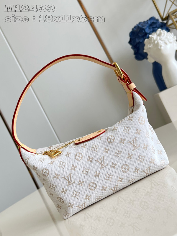 (image for) Louis Vuitton Hills Pochette