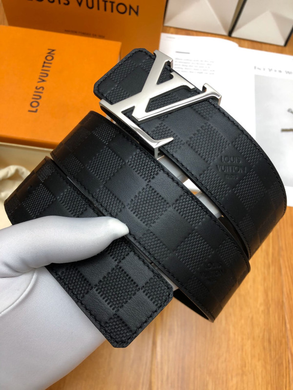 LOUIS VUITTON BELT [C1TUF-022132] CELINE CHANEL ACCESSORIES LOEWE SHOES LOUIS VUITTON DIRO YSL OTHER BRAND HANDBAGS BALENCIAGA BOTTEGA VENETA GOYARD HERMES BURBERRY VALENTINO GUCCI FENDI MIUMIU CHLOE PRADA BVLGARI SUITCASE NEW ARRIVAL 