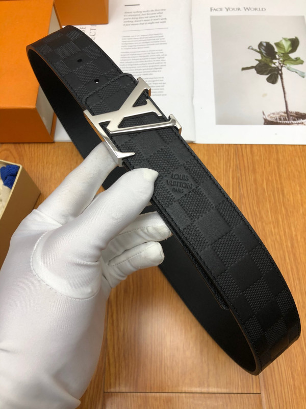 LOUIS VUITTON BELT [C1TUF-022132] CELINE CHANEL ACCESSORIES LOEWE SHOES LOUIS VUITTON DIRO YSL OTHER BRAND HANDBAGS BALENCIAGA BOTTEGA VENETA GOYARD HERMES BURBERRY VALENTINO GUCCI FENDI MIUMIU CHLOE PRADA BVLGARI SUITCASE NEW ARRIVAL 