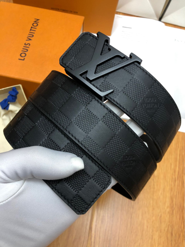 LOUIS VUITTON BELT [C1TUF-022000] CELINE CHANEL ACCESSORIES LOEWE SHOES LOUIS VUITTON DIRO YSL OTHER BRAND HANDBAGS BALENCIAGA BOTTEGA VENETA GOYARD HERMES BURBERRY VALENTINO GUCCI FENDI MIUMIU CHLOE PRADA BVLGARI SUITCASE NEW ARRIVAL 