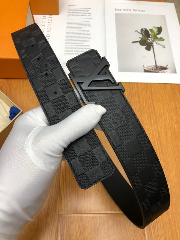LOUIS VUITTON BELT [C1TUF-022000] CELINE CHANEL ACCESSORIES LOEWE SHOES LOUIS VUITTON DIRO YSL OTHER BRAND HANDBAGS BALENCIAGA BOTTEGA VENETA GOYARD HERMES BURBERRY VALENTINO GUCCI FENDI MIUMIU CHLOE PRADA BVLGARI SUITCASE NEW ARRIVAL 