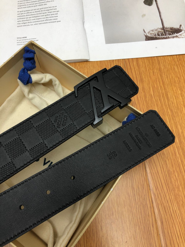 LOUIS VUITTON BELT [C1TUF-022000] CELINE CHANEL ACCESSORIES LOEWE SHOES LOUIS VUITTON DIRO YSL OTHER BRAND HANDBAGS BALENCIAGA BOTTEGA VENETA GOYARD HERMES BURBERRY VALENTINO GUCCI FENDI MIUMIU CHLOE PRADA BVLGARI SUITCASE NEW ARRIVAL 