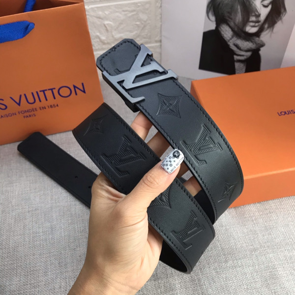 LOUIS VUITTON BELT [C1TUF-021635] CELINE CHANEL ACCESSORIES LOEWE SHOES LOUIS VUITTON DIRO YSL OTHER BRAND HANDBAGS BALENCIAGA BOTTEGA VENETA GOYARD HERMES BURBERRY VALENTINO GUCCI FENDI MIUMIU CHLOE PRADA BVLGARI SUITCASE NEW ARRIVAL 