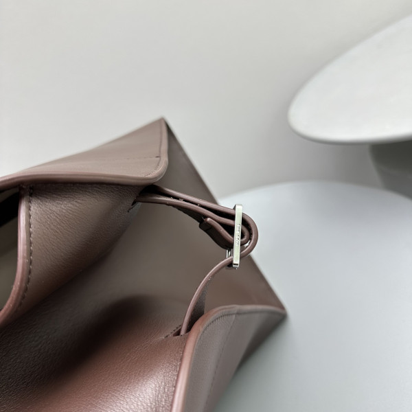 THE ROW MARGAUX 17 [C1TUE-085245] CELINE CHANEL ACCESSORIES LOEWE SHOES LOUIS VUITTON DIRO YSL OTHER BRAND HANDBAGS BALENCIAGA BOTTEGA VENETA GOYARD HERMES BURBERRY VALENTINO GUCCI FENDI MIUMIU CHLOE PRADA BVLGARI SUITCASE NEW ARRIVAL 