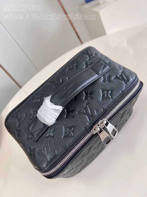 LOUIS VUITTON TOILETRY BAG-24*13*13CM [M11750压花] CELINE CHANEL ACCESSORIES LOEWE SHOES LOUIS VUITTON DIRO YSL OTHER BRAND HANDBAGS BALENCIAGA BOTTEGA VENETA GOYARD HERMES BURBERRY VALENTINO GUCCI FENDI MIUMIU CHLOE PRADA BVLGARI SUITCASE NEW ARRIVAL 