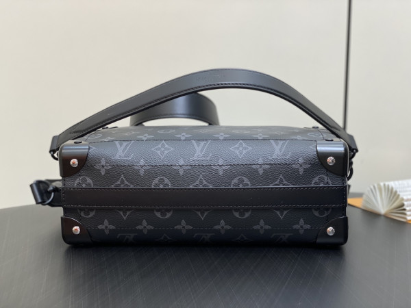 LOUIS VUITTON Soul Trunk East West-29*17.5*10CM [M11744黑花] CELINE CHANEL ACCESSORIES LOEWE SHOES LOUIS VUITTON DIRO YSL OTHER BRAND HANDBAGS BALENCIAGA BOTTEGA VENETA GOYARD HERMES BURBERRY VALENTINO GUCCI FENDI MIUMIU CHLOE PRADA BVLGARI SUITCASE NEW ARRIVAL 