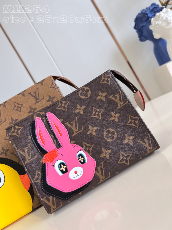 LOUIS VUITTON Trio Toilet Pouch-25*20*5.5cm [M11254] CELINE CHANEL ACCESSORIES LOEWE SHOES LOUIS VUITTON DIRO YSL OTHER BRAND HANDBAGS BALENCIAGA BOTTEGA VENETA GOYARD HERMES BURBERRY VALENTINO GUCCI FENDI MIUMIU CHLOE PRADA BVLGARI SUITCASE NEW ARRIVAL 