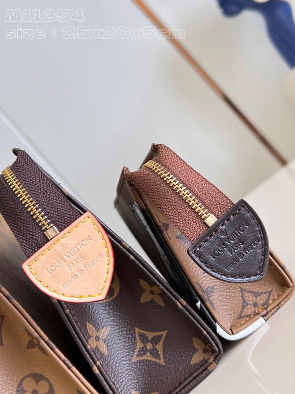 LOUIS VUITTON Trio Toilet Pouch-25*20*5.5cm [M11254] CELINE CHANEL ACCESSORIES LOEWE SHOES LOUIS VUITTON DIRO YSL OTHER BRAND HANDBAGS BALENCIAGA BOTTEGA VENETA GOYARD HERMES BURBERRY VALENTINO GUCCI FENDI MIUMIU CHLOE PRADA BVLGARI SUITCASE NEW ARRIVAL 