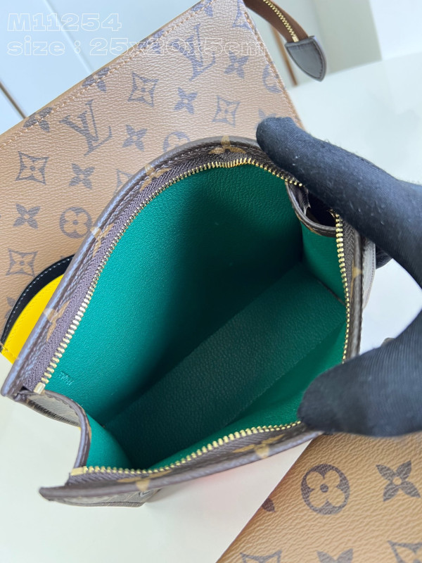 LOUIS VUITTON Trio Toilet Pouch-25*20*5.5cm [M11254] CELINE CHANEL ACCESSORIES LOEWE SHOES LOUIS VUITTON DIRO YSL OTHER BRAND HANDBAGS BALENCIAGA BOTTEGA VENETA GOYARD HERMES BURBERRY VALENTINO GUCCI FENDI MIUMIU CHLOE PRADA BVLGARI SUITCASE NEW ARRIVAL 