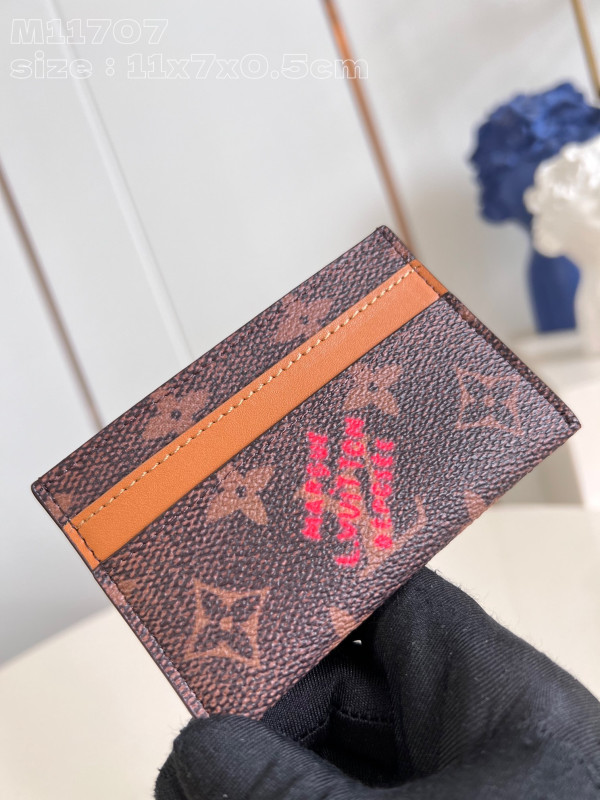LOUIS VUITTON CARD HOLDER-11*7*0.5cm [M11707] CELINE CHANEL ACCESSORIES LOEWE SHOES LOUIS VUITTON DIRO YSL OTHER BRAND HANDBAGS BALENCIAGA BOTTEGA VENETA GOYARD HERMES BURBERRY VALENTINO GUCCI FENDI MIUMIU CHLOE PRADA BVLGARI SUITCASE NEW ARRIVAL 