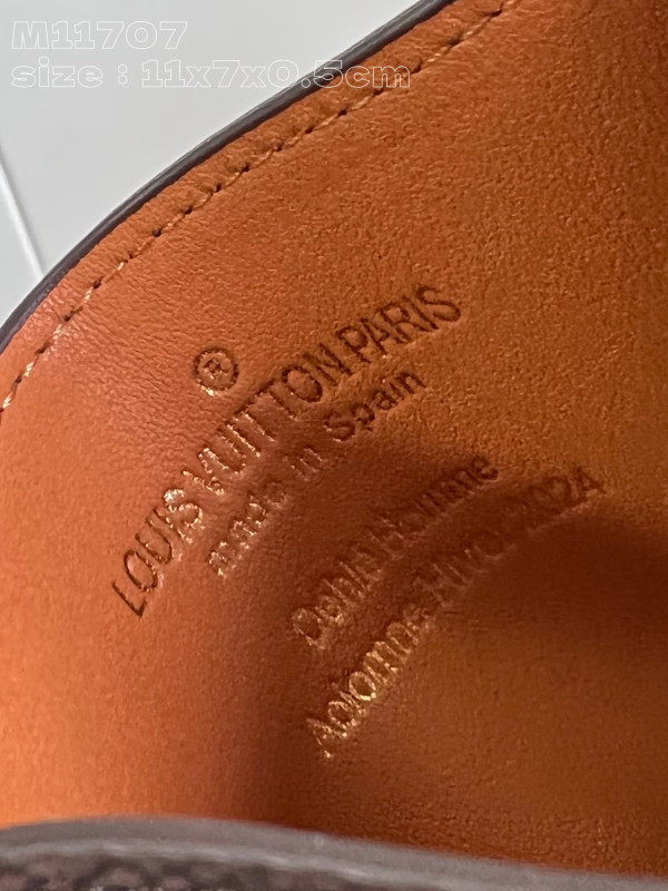 LOUIS VUITTON CARD HOLDER-11*7*0.5cm [M11707] CELINE CHANEL ACCESSORIES LOEWE SHOES LOUIS VUITTON DIRO YSL OTHER BRAND HANDBAGS BALENCIAGA BOTTEGA VENETA GOYARD HERMES BURBERRY VALENTINO GUCCI FENDI MIUMIU CHLOE PRADA BVLGARI SUITCASE NEW ARRIVAL 