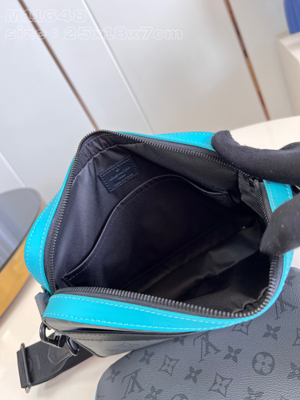 LOUIS VUITTON TRIO MESSENGER [M11648] CELINE CHANEL ACCESSORIES LOEWE SHOES LOUIS VUITTON DIRO YSL OTHER BRAND HANDBAGS BALENCIAGA BOTTEGA VENETA GOYARD HERMES BURBERRY VALENTINO GUCCI FENDI MIUMIU CHLOE PRADA BVLGARI SUITCASE NEW ARRIVAL 