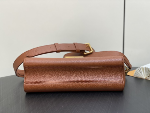 LOUIS VUITTON Soft Twist-27*19*9CM [M24639棕色] CELINE CHANEL ACCESSORIES LOEWE SHOES LOUIS VUITTON DIRO YSL OTHER BRAND HANDBAGS BALENCIAGA BOTTEGA VENETA GOYARD HERMES BURBERRY VALENTINO GUCCI FENDI MIUMIU CHLOE PRADA BVLGARI SUITCASE NEW ARRIVAL 