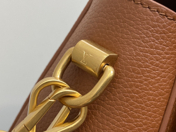 LOUIS VUITTON Soft Twist-27*19*9CM [M24639棕色] CELINE CHANEL ACCESSORIES LOEWE SHOES LOUIS VUITTON DIRO YSL OTHER BRAND HANDBAGS BALENCIAGA BOTTEGA VENETA GOYARD HERMES BURBERRY VALENTINO GUCCI FENDI MIUMIU CHLOE PRADA BVLGARI SUITCASE NEW ARRIVAL 