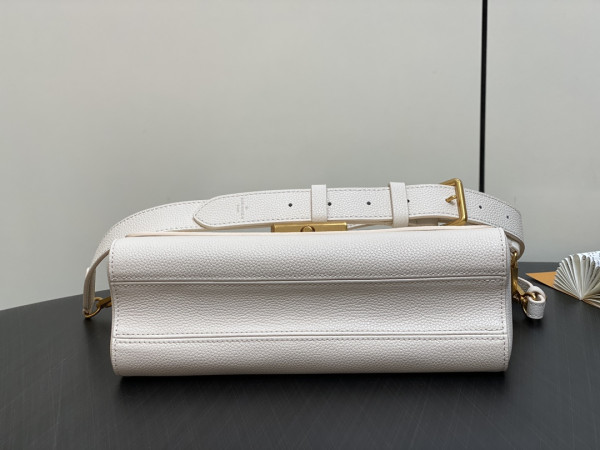 LOUIS VUITTON Soft Twist-27*19*9CM [M24639米白] CELINE CHANEL ACCESSORIES LOEWE SHOES LOUIS VUITTON DIRO YSL OTHER BRAND HANDBAGS BALENCIAGA BOTTEGA VENETA GOYARD HERMES BURBERRY VALENTINO GUCCI FENDI MIUMIU CHLOE PRADA BVLGARI SUITCASE NEW ARRIVAL 