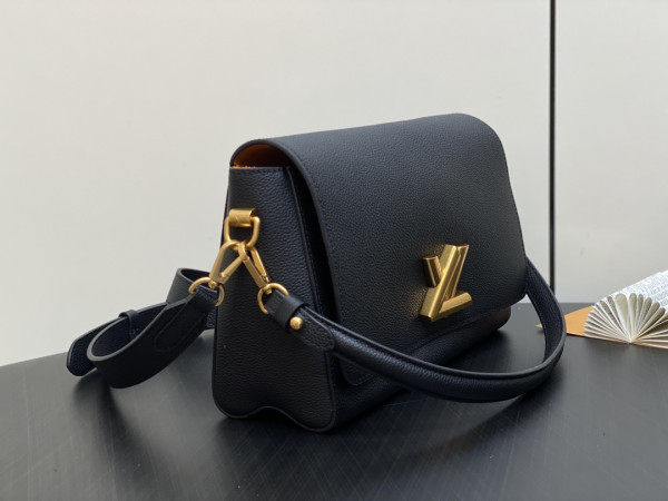 LOUIS VUITTON Soft Twist-27*19*9CM [M24639黑色] CELINE CHANEL ACCESSORIES LOEWE SHOES LOUIS VUITTON DIRO YSL OTHER BRAND HANDBAGS BALENCIAGA BOTTEGA VENETA GOYARD HERMES BURBERRY VALENTINO GUCCI FENDI MIUMIU CHLOE PRADA BVLGARI SUITCASE NEW ARRIVAL 