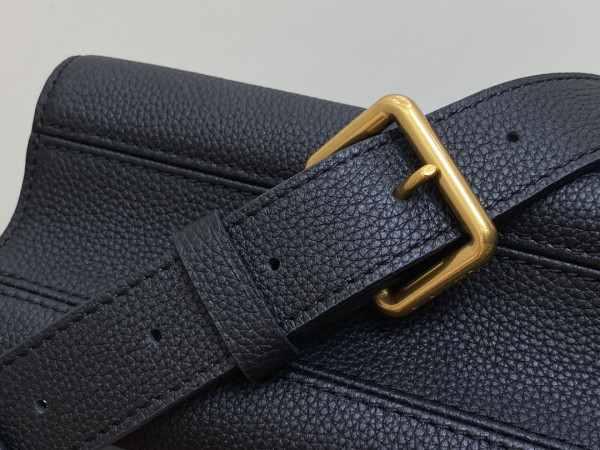 LOUIS VUITTON Soft Twist-27*19*9CM [M24639黑色] CELINE CHANEL ACCESSORIES LOEWE SHOES LOUIS VUITTON DIRO YSL OTHER BRAND HANDBAGS BALENCIAGA BOTTEGA VENETA GOYARD HERMES BURBERRY VALENTINO GUCCI FENDI MIUMIU CHLOE PRADA BVLGARI SUITCASE NEW ARRIVAL 
