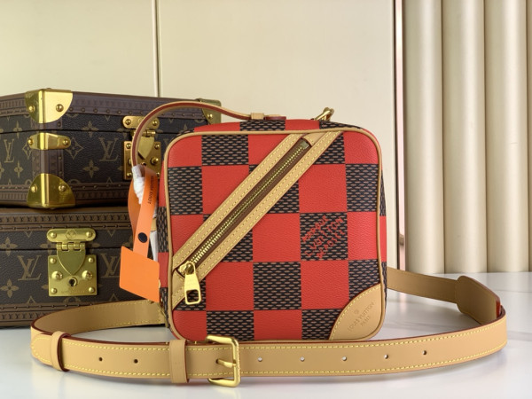 (image for) LOUIS VUITTON Chess Messenger-24*24*8CM