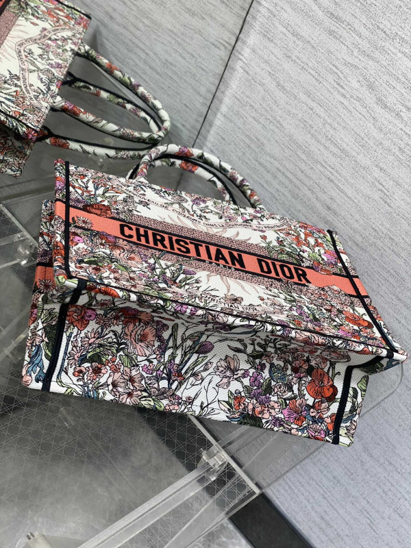 MEDIUM DIRO BOOK TOTE-36*18*28CM [C1TRP-025607] CELINE CHANEL ACCESSORIES LOEWE SHOES LOUIS VUITTON DIRO YSL OTHER BRAND HANDBAGS BALENCIAGA BOTTEGA VENETA GOYARD HERMES BURBERRY VALENTINO GUCCI FENDI MIUMIU CHLOE PRADA BVLGARI SUITCASE NEW ARRIVAL 