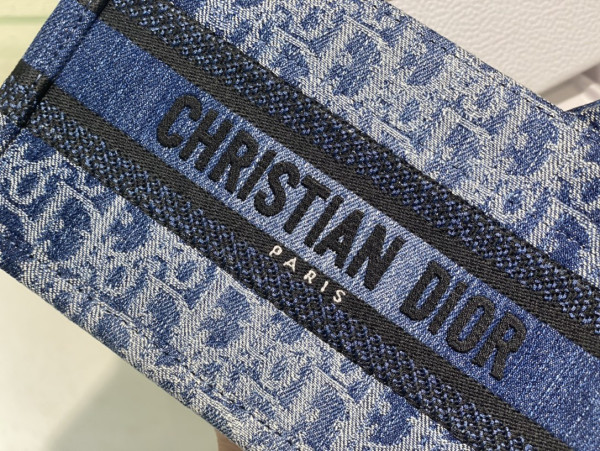 DIRO MINI BOOK TOTE-21.5*13*7.5CM [C1TRO-092001] CELINE CHANEL ACCESSORIES LOEWE SHOES LOUIS VUITTON DIRO YSL OTHER BRAND HANDBAGS BALENCIAGA BOTTEGA VENETA GOYARD HERMES BURBERRY VALENTINO GUCCI FENDI MIUMIU CHLOE PRADA BVLGARI SUITCASE NEW ARRIVAL 