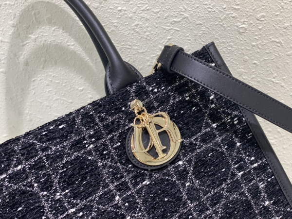 MEDIUM DIRO BOOK TOTE-36*18*28CM [C1TRO-085957] CELINE CHANEL ACCESSORIES LOEWE SHOES LOUIS VUITTON DIRO YSL OTHER BRAND HANDBAGS BALENCIAGA BOTTEGA VENETA GOYARD HERMES BURBERRY VALENTINO GUCCI FENDI MIUMIU CHLOE PRADA BVLGARI SUITCASE NEW ARRIVAL 