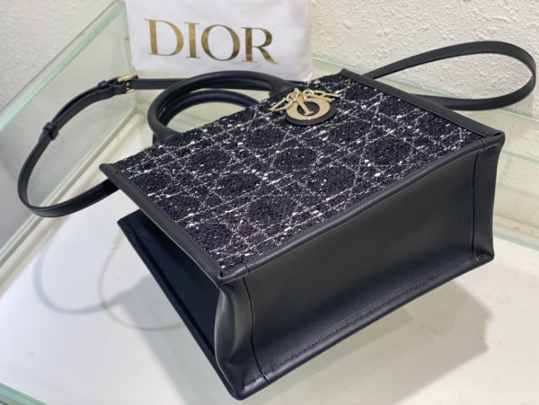 Diro Small Tote Bags-26.5*21*14cm [C1TRO-085122] CELINE CHANEL ACCESSORIES LOEWE SHOES LOUIS VUITTON DIRO YSL OTHER BRAND HANDBAGS BALENCIAGA BOTTEGA VENETA GOYARD HERMES BURBERRY VALENTINO GUCCI FENDI MIUMIU CHLOE PRADA BVLGARI SUITCASE NEW ARRIVAL 