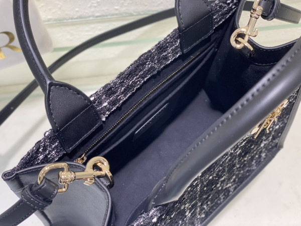 Diro Small Tote Bags-26.5*21*14cm [C1TRO-085122] CELINE CHANEL ACCESSORIES LOEWE SHOES LOUIS VUITTON DIRO YSL OTHER BRAND HANDBAGS BALENCIAGA BOTTEGA VENETA GOYARD HERMES BURBERRY VALENTINO GUCCI FENDI MIUMIU CHLOE PRADA BVLGARI SUITCASE NEW ARRIVAL 