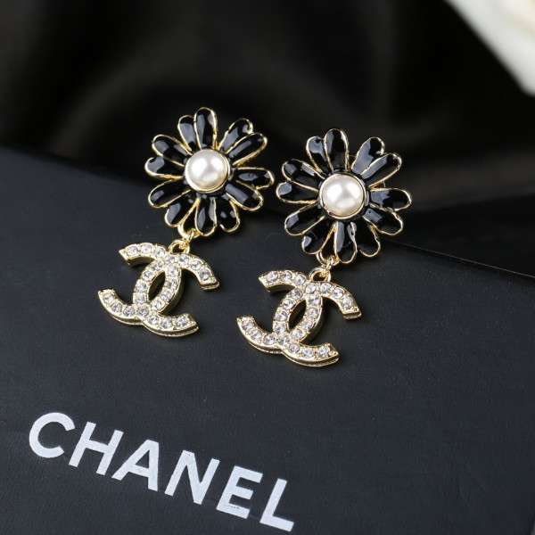 (image for) CL EARRINGS