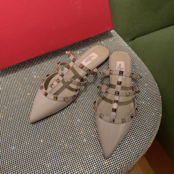 VALENTINO MULES [C1TRD-021313] CELINE CHANEL ACCESSORIES LOEWE SHOES LOUIS VUITTON DIRO YSL OTHER BRAND HANDBAGS BALENCIAGA BOTTEGA VENETA GOYARD HERMES BURBERRY VALENTINO GUCCI FENDI MIUMIU CHLOE PRADA BVLGARI SUITCASE NEW ARRIVAL 