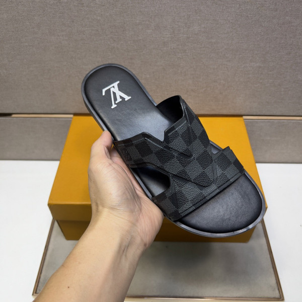 LOUIS VUITTON SANDALS [C1TRB-012139] CELINE CHANEL ACCESSORIES LOEWE SHOES LOUIS VUITTON DIRO YSL OTHER BRAND HANDBAGS BALENCIAGA BOTTEGA VENETA GOYARD HERMES BURBERRY VALENTINO GUCCI FENDI MIUMIU CHLOE PRADA BVLGARI SUITCASE NEW ARRIVAL 