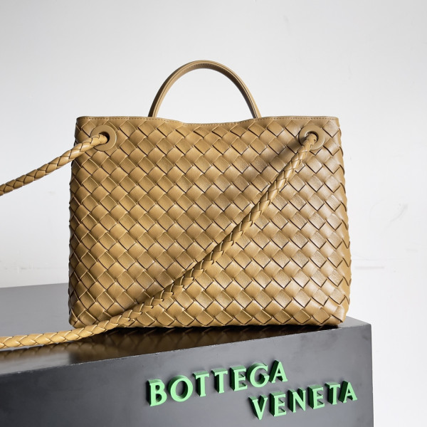 BOTTEGA VENETA MEDIUM ANDIAMO [C1TR9-065909] CELINE CHANEL ACCESSORIES LOEWE SHOES LOUIS VUITTON DIRO YSL OTHER BRAND HANDBAGS BALENCIAGA BOTTEGA VENETA GOYARD HERMES BURBERRY VALENTINO GUCCI FENDI MIUMIU CHLOE PRADA BVLGARI SUITCASE NEW ARRIVAL 