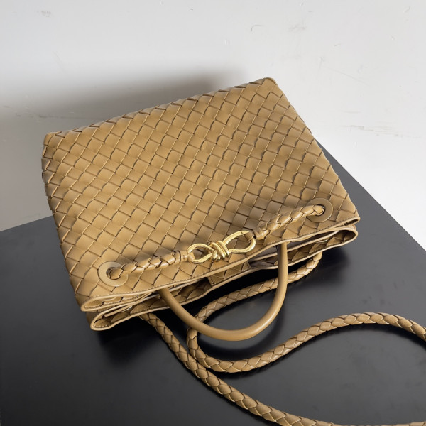 BOTTEGA VENETA MEDIUM ANDIAMO [C1TR9-065909] CELINE CHANEL ACCESSORIES LOEWE SHOES LOUIS VUITTON DIRO YSL OTHER BRAND HANDBAGS BALENCIAGA BOTTEGA VENETA GOYARD HERMES BURBERRY VALENTINO GUCCI FENDI MIUMIU CHLOE PRADA BVLGARI SUITCASE NEW ARRIVAL 