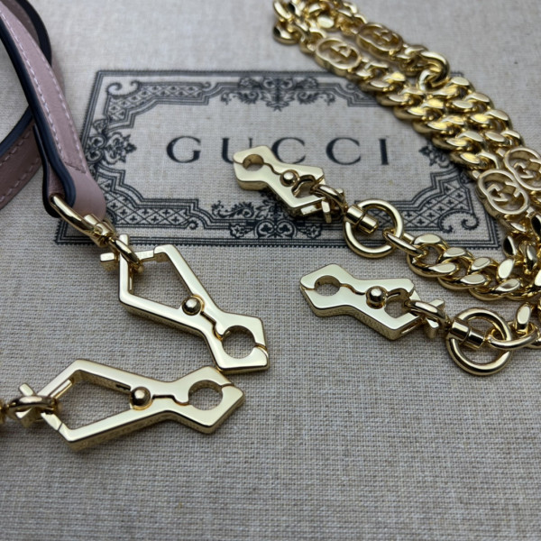 GUCCI BLONDIE SMALL TOP HANDLE BAG [735101浅粉] CELINE CHANEL ACCESSORIES LOEWE SHOES LOUIS VUITTON DIRO YSL OTHER BRAND HANDBAGS BALENCIAGA BOTTEGA VENETA GOYARD HERMES BURBERRY VALENTINO GUCCI FENDI MIUMIU CHLOE PRADA BVLGARI SUITCASE NEW ARRIVAL 