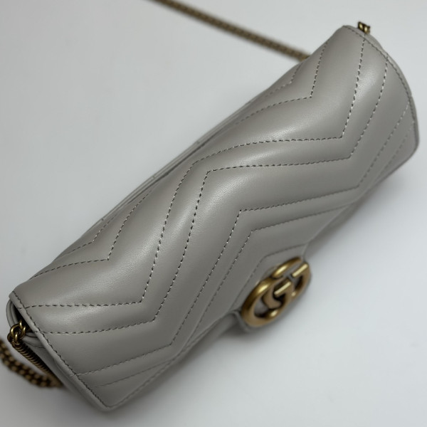 GUCCI GG MARMONT MINI BAG 21CM [751526浅灰配绿] CELINE CHANEL ACCESSORIES LOEWE SHOES LOUIS VUITTON DIRO YSL OTHER BRAND HANDBAGS BALENCIAGA BOTTEGA VENETA GOYARD HERMES BURBERRY VALENTINO GUCCI FENDI MIUMIU CHLOE PRADA BVLGARI SUITCASE NEW ARRIVAL 
